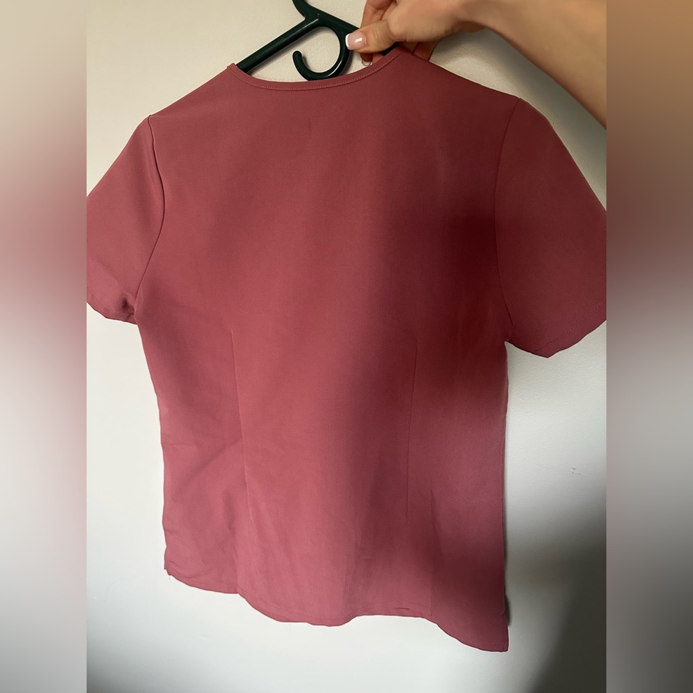 Catarina -One Pocket Scrub Top - Picture 2 of 4